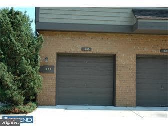 Building Photo - 1605 Augusta Cir