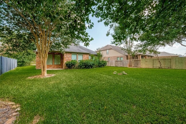 Building Photo - 18302 N Elizabeth Shore Loop