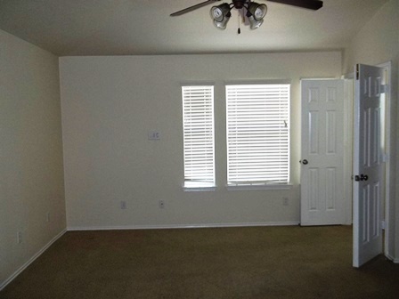 Building Photo - 6205 Charlotte Ln