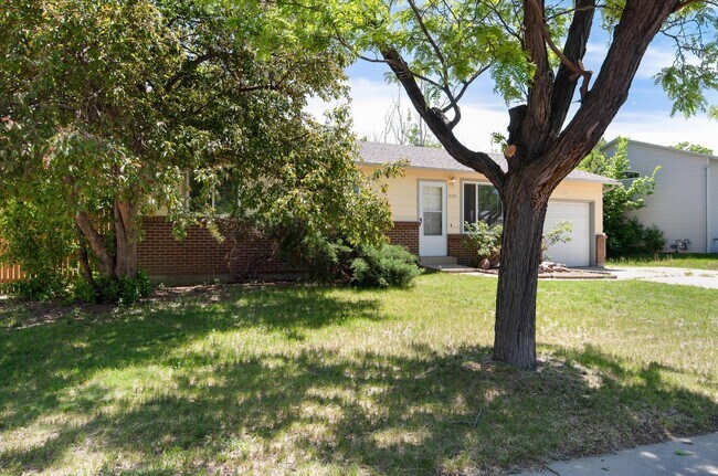 Building Photo - 16176 E Bates Dr