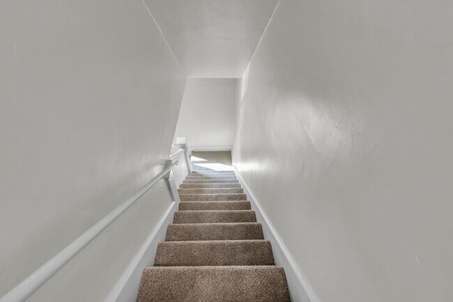 Building Photo - 1466 Main St