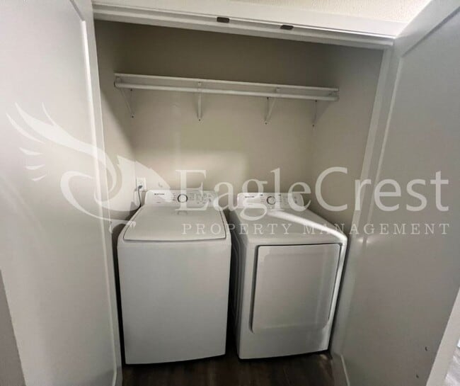 Building Photo - Sumach Four-Plex