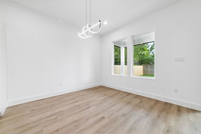 Building Photo - 8106 Talton St