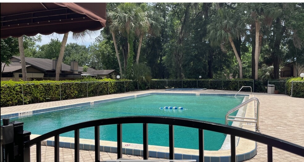 Swimming Pool - Village Square Apartments