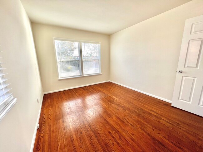 Bedroom with lots of natural lighting - 2459 Torrance Blvd