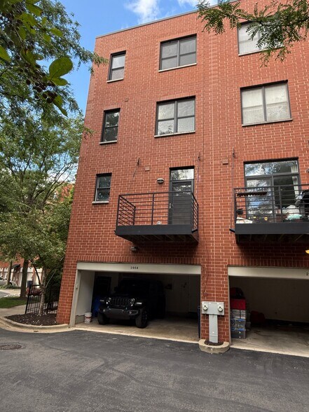 Building Photo - 2864 N River Walk Dr