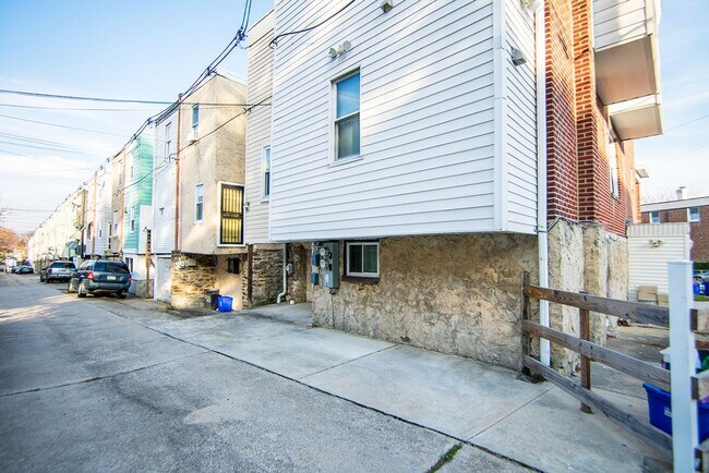 Building Photo - 5700 N 20th St