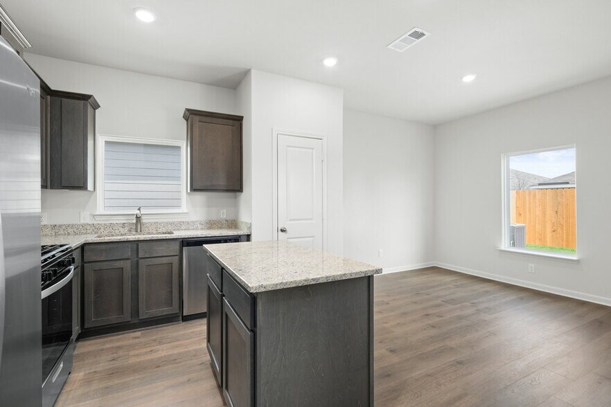 Building Photo - 1513 Harvester Dr