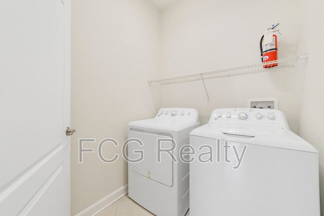 Building Photo - 1215 Long Cove Loop