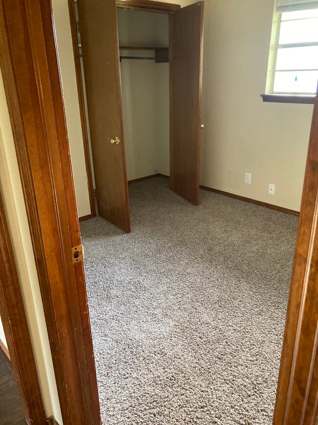 Building Photo - 707 N 1st St