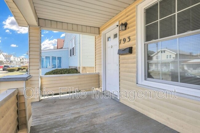 Building Photo - 793 E Starr Ave