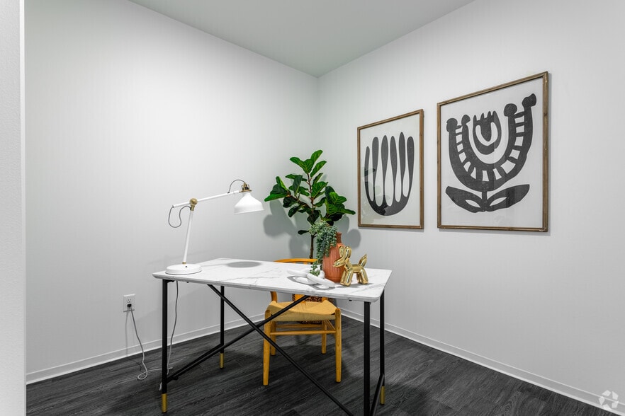 1BR + Den, 1BA - 442 SF - Koz on Sandy