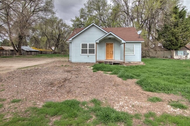 Building Photo - 2 Bedroom Nampa Home_Large Lot_Pet Friendly