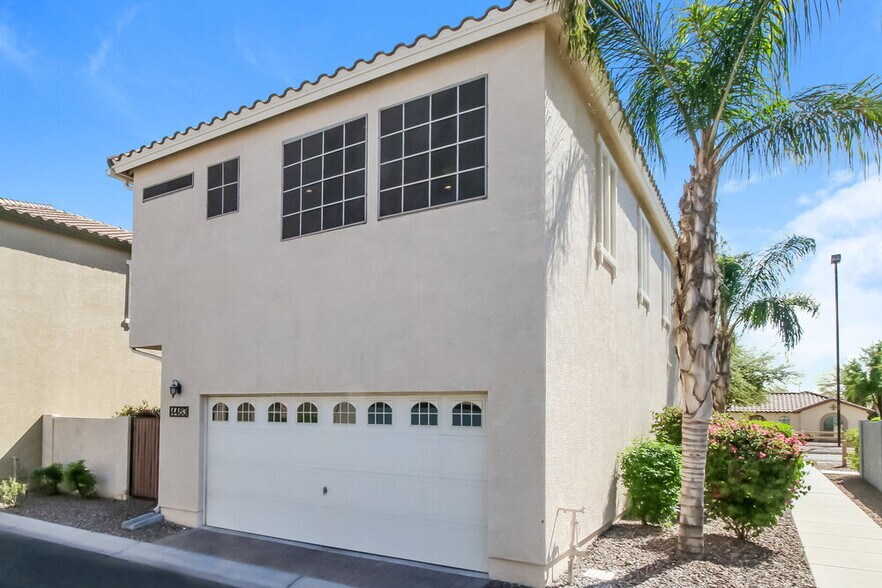 Primary Photo - 4463 E Remington Dr