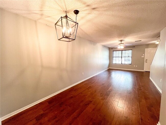 Building Photo - 953 Dickenson Ave