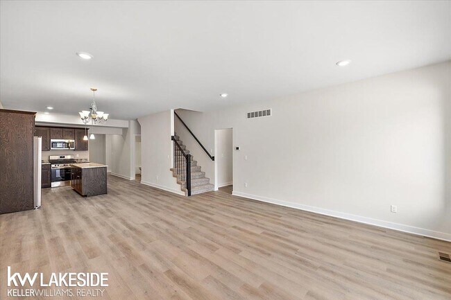 Building Photo - 34450 Maple Ln Dr