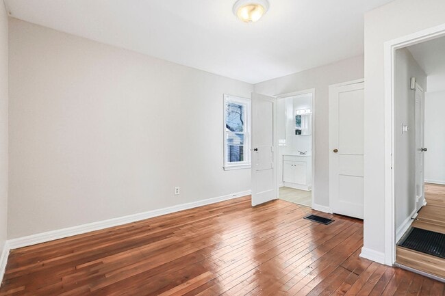 Building Photo - Newly Renovated - 3 Bed, 1.5 Bath Single-Family Home w/ Garage!!