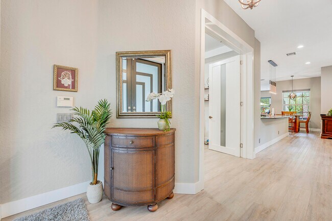 Building Photo - 127 Via Castilla