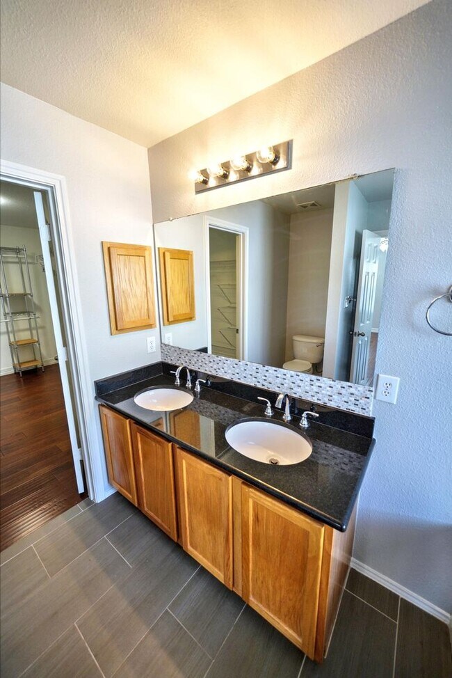 Building Photo - Beautiful home in the desirable Trails of Kensington Ranch, Schertz, TX - Realtor Commission: $500