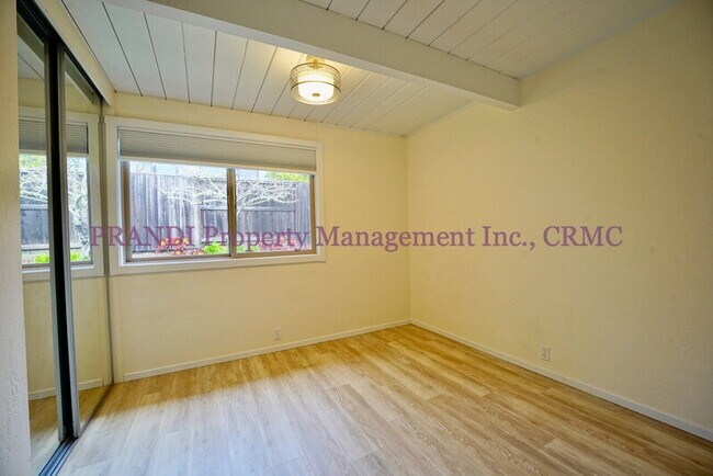 Building Photo - 1309 Idylberry Rd