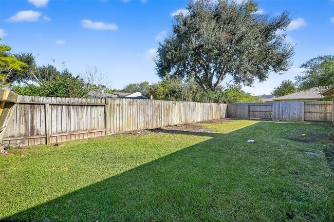 Building Photo - 2307 Brook View Ln