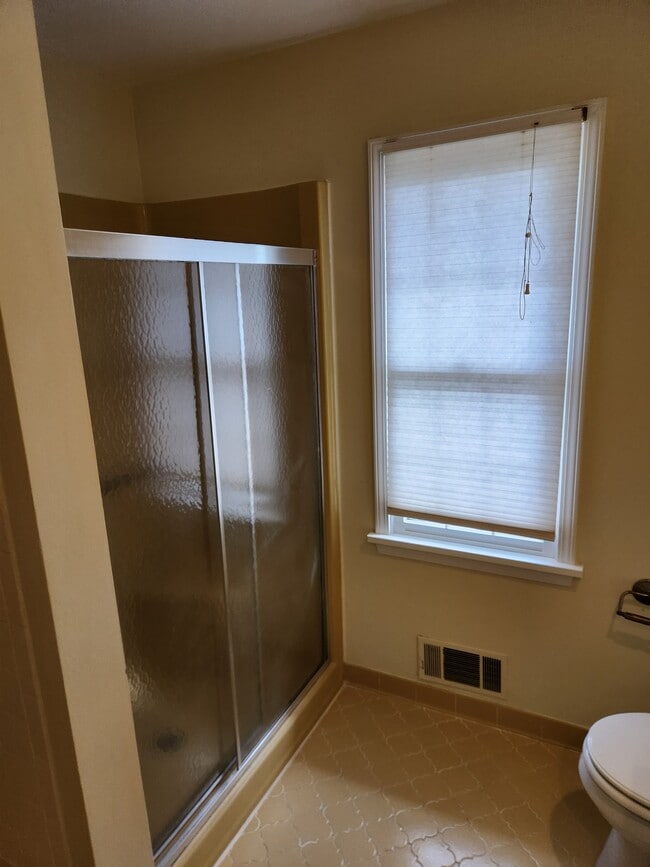 Building Photo - 552 Mendon Rd