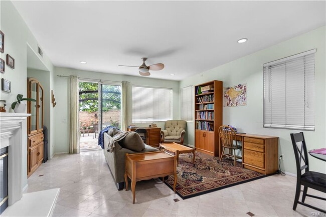 Building Photo - 1285 Fairbury Ln