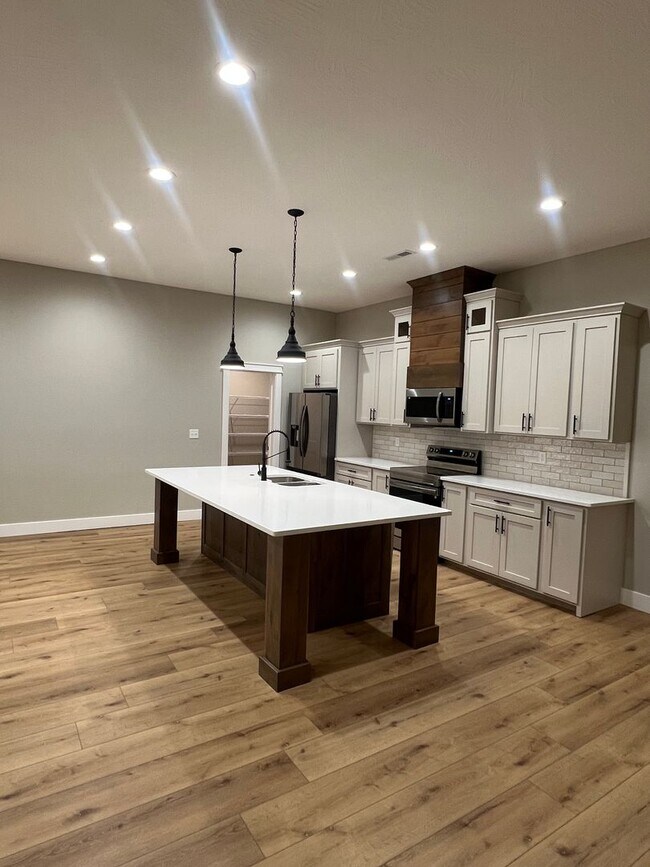 Building Photo - New Construction 3bd/2ba duplex