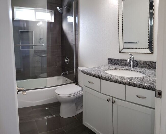Building Photo - Old Southwest Reno home 3 Bed 2 Bath 1 car...