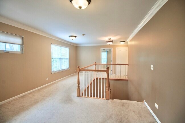 Building Photo - 24813 Ironwood Ct