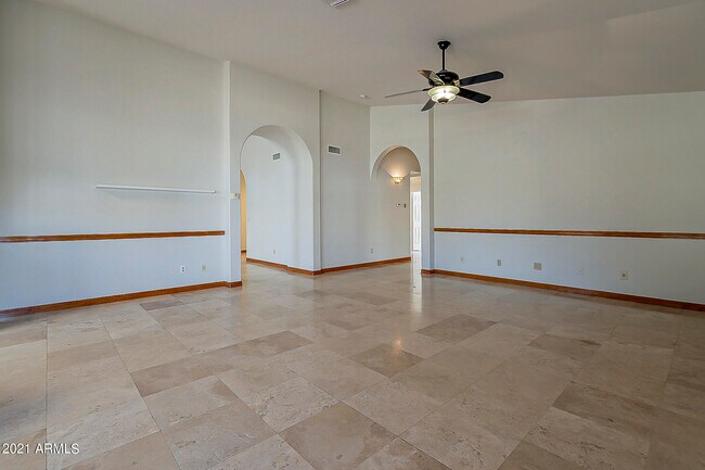 Building Photo - 8844 W Cavalier Dr
