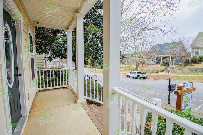 Building Photo - Prelease for June 15th, 2026- 3 Bedroom, 2...
