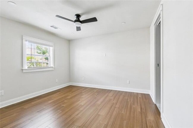 Building Photo - 2009 Governor Nicholls St