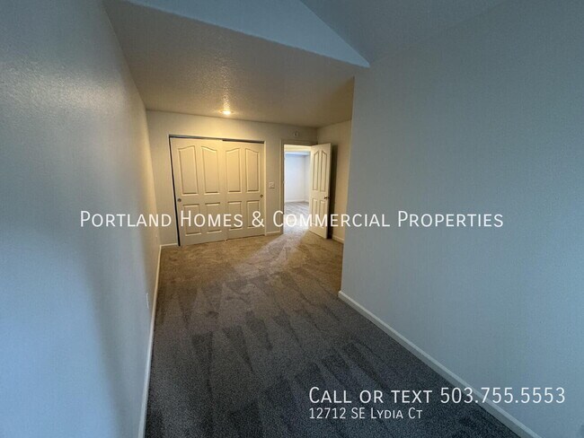 Building Photo - 12712 SE Lydia Ct