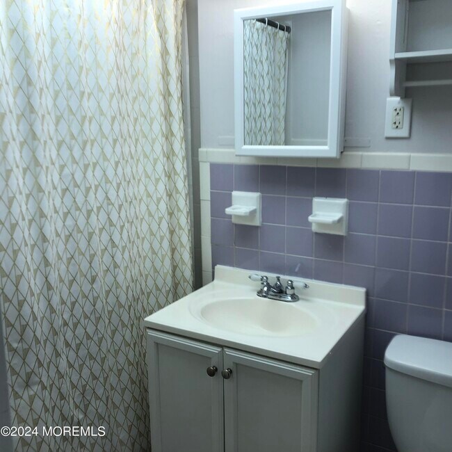 Building Photo - 200 Ocean Park Ave