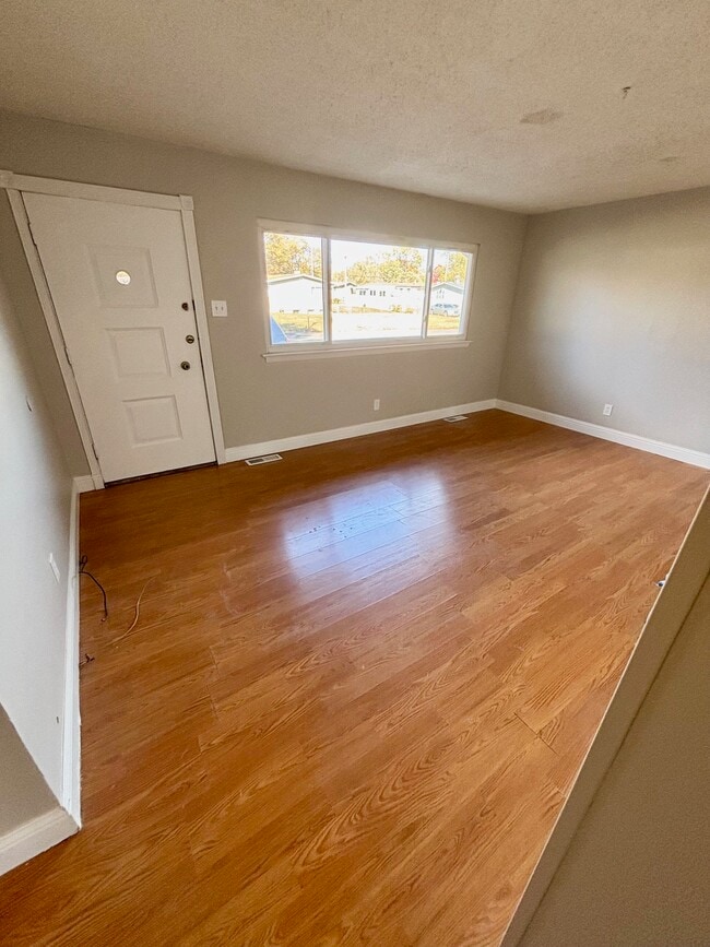 Building Photo - 710 Loyola Dr