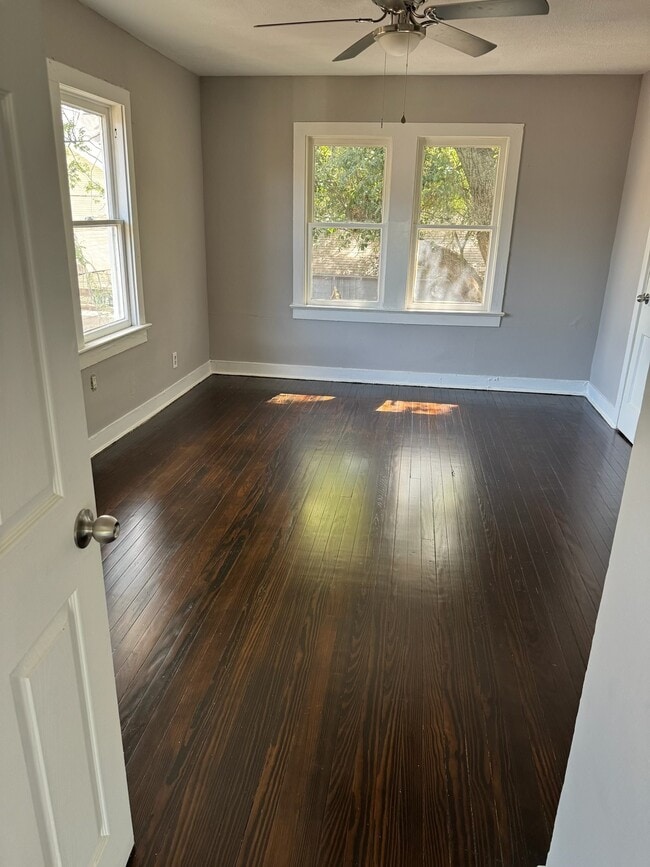 Building Photo - 136-132 Glendale St