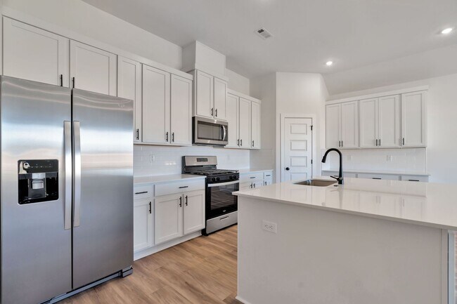 Building Photo - Brand-New 4 Bedroom in Siloam Springs! 3-C...