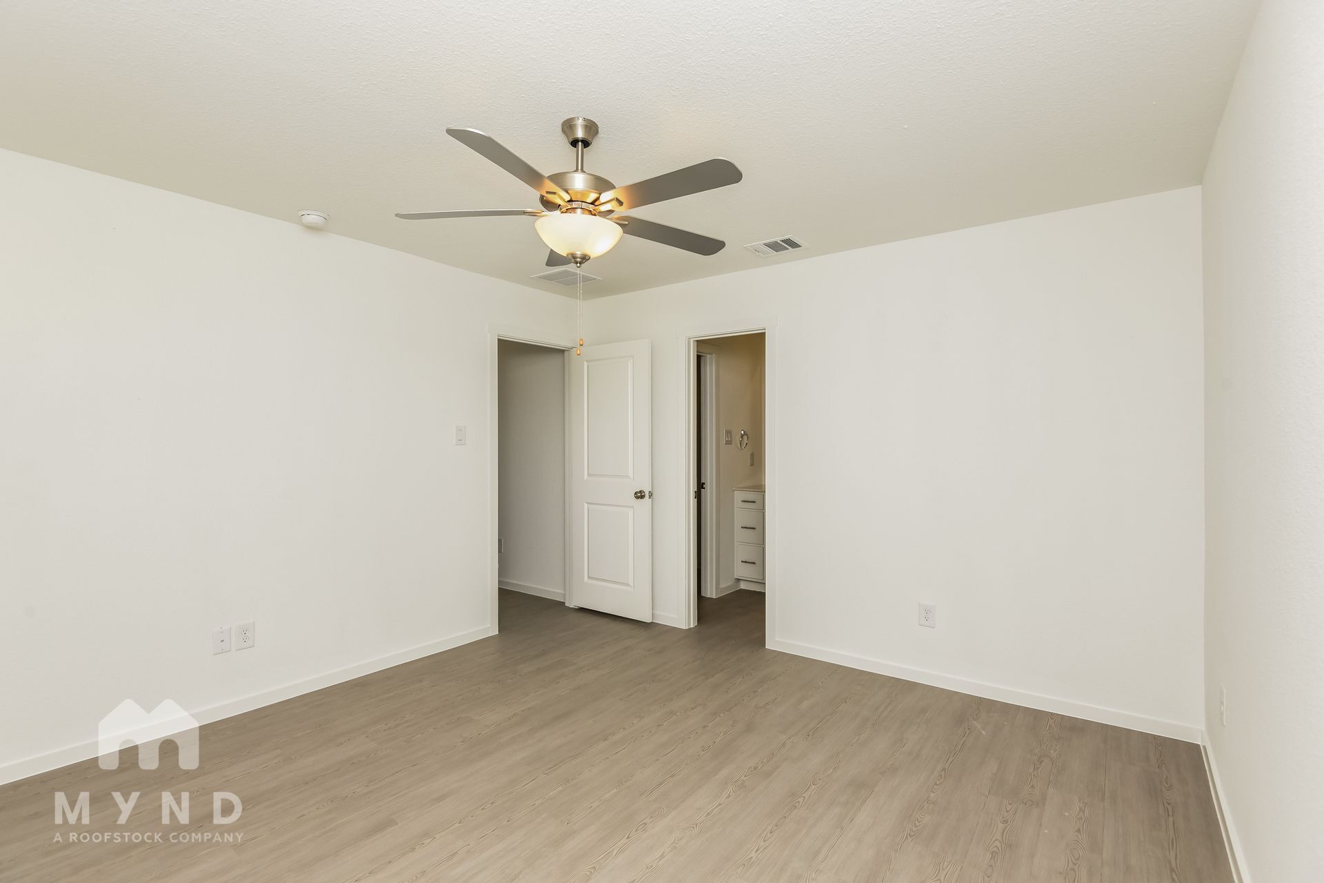 Building Photo - 2745 Ctr Crk Ln