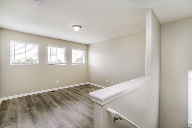 Building Photo - 5694 Alliance Way