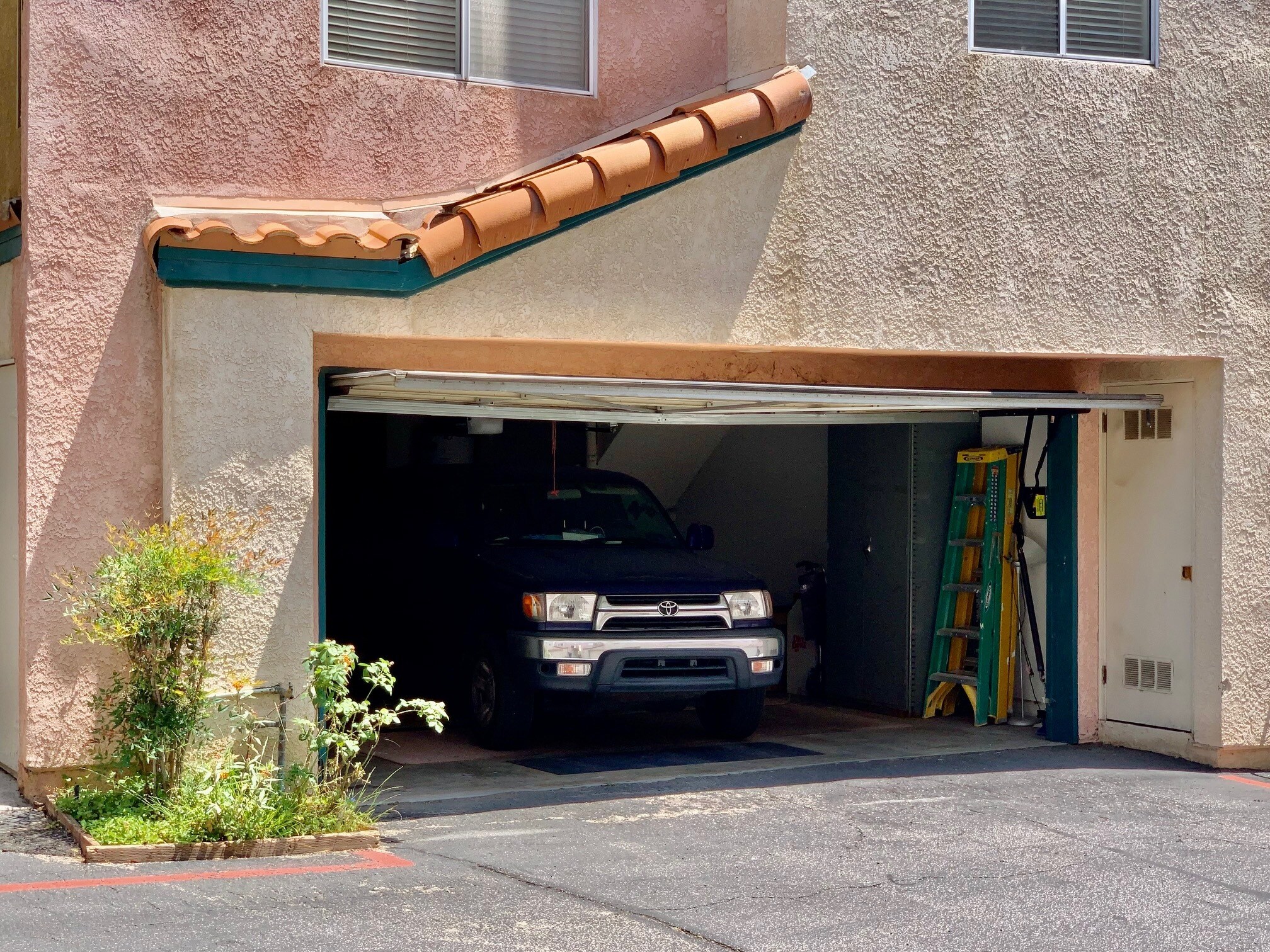 Building Photo - 13901 Olive View Ln