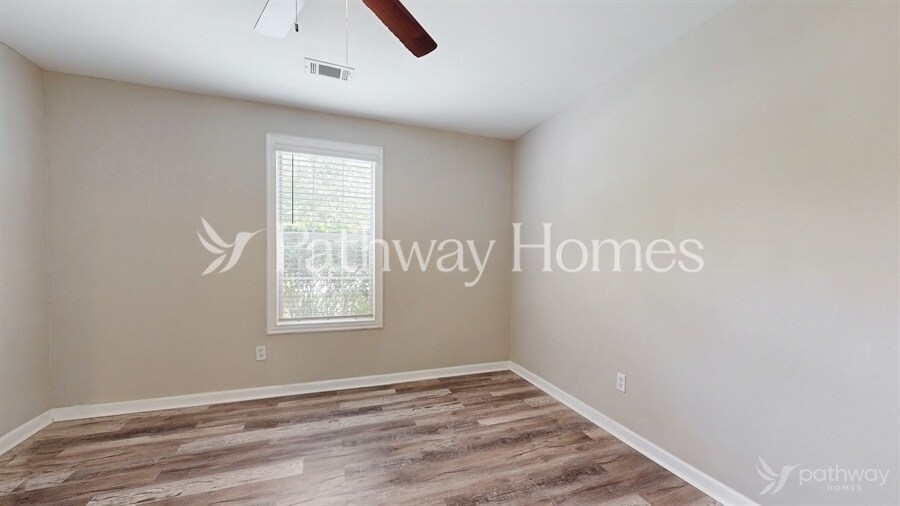 Building Photo - 10891 Knotty Pine Pl
