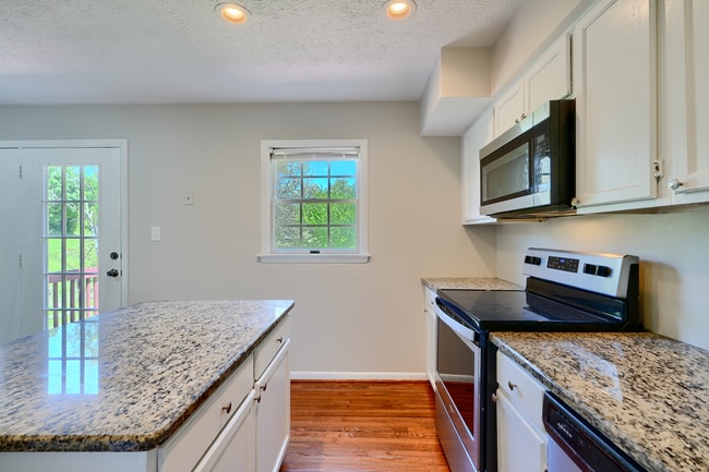 Building Photo - 3419 Clairborne Way