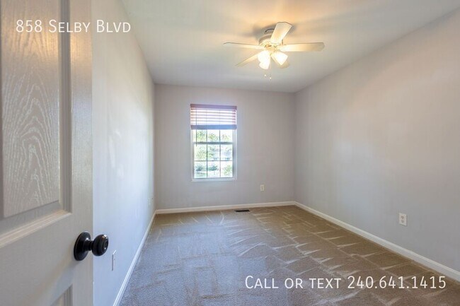 Building Photo - 858 Selby Blvd