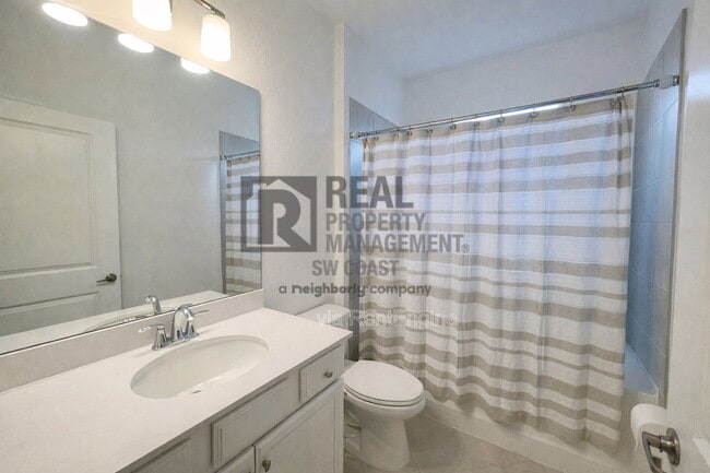 Building Photo - 2555 Vine Ave