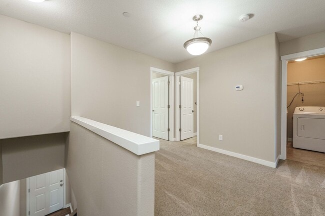 Building Photo - ASK ABOUT AUGUST MOVE IN SPECIAL 3 Bedroom...