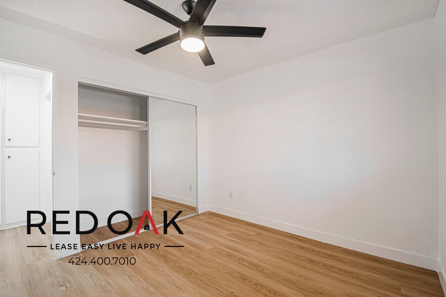 Building Photo - 2244 S Western Ave