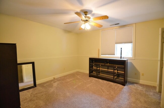 Building Photo - 205 Hidden Trace Dr