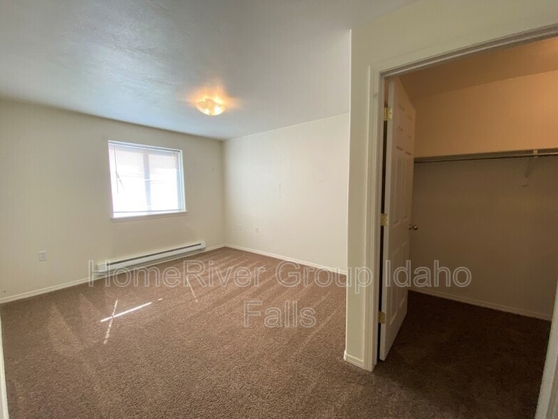 Building Photo - 3184 Chasewood Dr