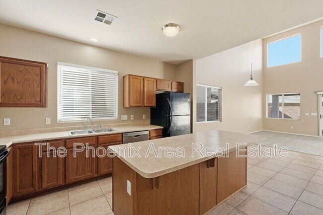 Building Photo - 44216 Palmen Dr